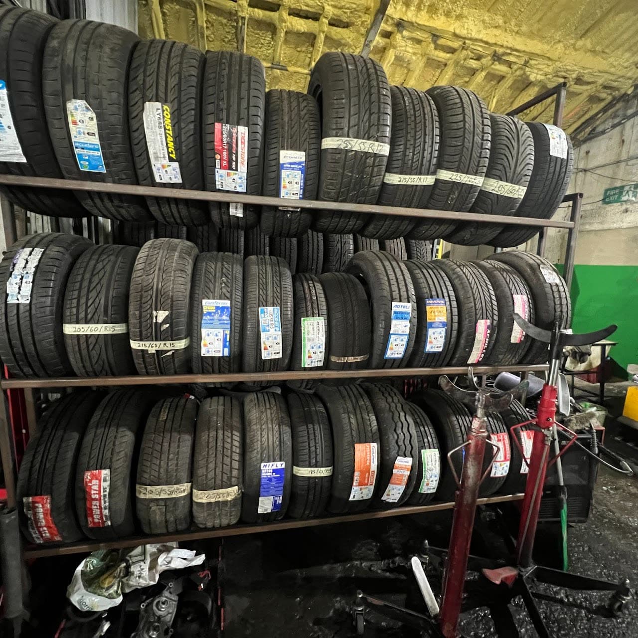 Tyre stock rack